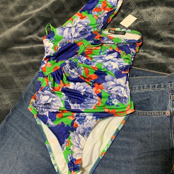 Zara Floral Asymmetric Bodysuit (USA S; EUR S) - Picture 5 of 6